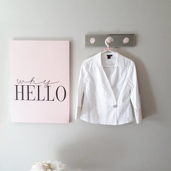 EUC DStudio white cotton blend blouse with statement button, 6 - Picture 9 of 13